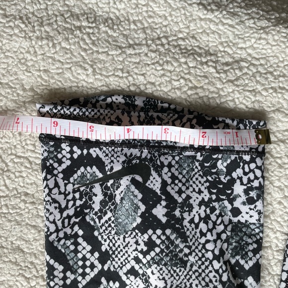 Nike pro spandex (snake skin print) - Picture 9 of 16